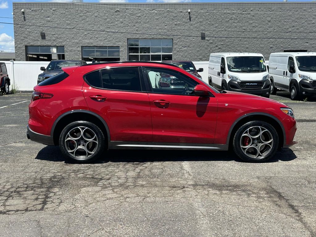 alfa romeo stelvio 2023 ZASPAKBN0P7D57770 image alfa romeo stelvio 2023 ZASPAKBN0P7D57770 image